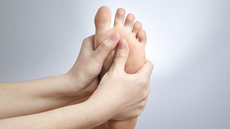6 علامات تحذيرية لمرض السكري في الساقين| تفاصيل