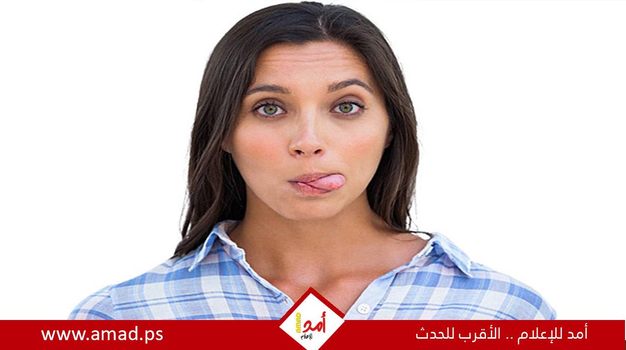 الأصل التاريخي ليوم إخراج اللسان ومعناه في الثقافات المختلفة؟
