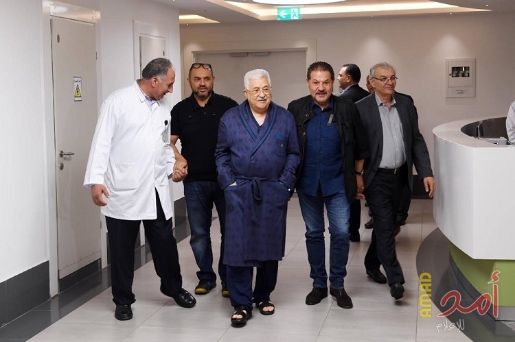 د.بطراوي مع الرئيس عباس في مشفى رام الله