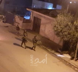 الخليل: جيش الاحتلال يغتال طفل وفتى ويصيب آخر في بيت أمر