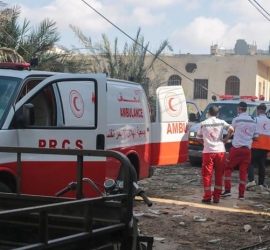 الهلال الأحمر الفلسطيني يطالب بإنقاذ مسعف محتجز ويكشف تفاصيل حادثة "صلاح الدين"