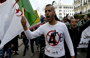 الجزائر: عدد كبير من المواطنين يتوافدون لساحة البريد وسط مخاوف من المواجهات