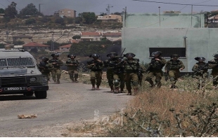 قوات الاحتلال تطلق قنابل الغاز بكثافة على المواطنين شرق قلقيلية