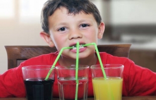 تأثير المشروبات الغازية على صحة الأطفال