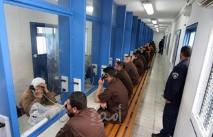 الصليب الأحمر ينشر برنامج زيارات الأسرى داخل سجون الاحتلال