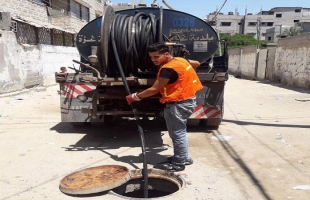 بلدية غزة تجمع وترحل 3900 طناً من النفايات خلال العيد