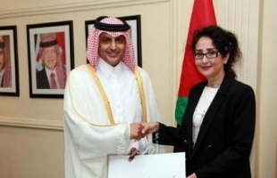 السفير القطري لدى الأردن يسلم أوراق اعتماده