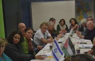 بمشاركة ملادينوف...لقاء بين عائلات شهداء فلسطينيين وعائلات قتلى إسرائيليين