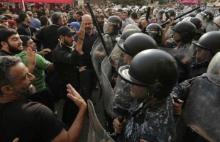 لبنان: وفاة شاب واشتباكات بين المتظاهرين والجيش