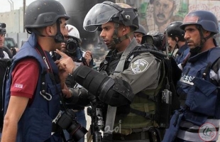 مكتب غزة الإعلامي: شهيد و351 انتهاكًا بحق الحريات الإعلامية خلال "مايو"