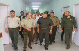 مسؤول أمني في حماس يتفقد المستشفى الجزائري بخانيونس - صور