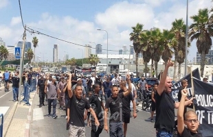 يافا: مسيرة غاضبة في أعقاب صلاة الجمعة تنديداً بتدنيس مقبرة الإسعاف - صور