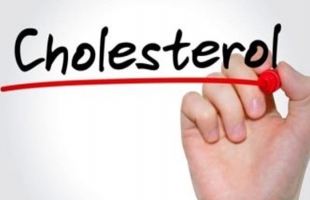 5 أعراض تحذيرية خطيرة لارتفاع نسبة الكوليسترول في الدم على قدميك
