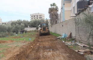 بلدية النصيرات تفتح شارعاً جديداً غرب المخيم وسط قطاع غزة