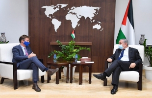 اشتيه يبحث مع ممثل الاتحاد الأوروبي لدى فلسطين سبل دعم الانتخابات العامة