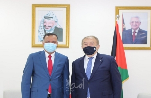 العسيلي يطلع السفير العماني على الأوضاع الاقتصادية في فلسطين