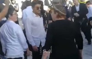 صحيفة: متطرفون يهود من الحريديم يهاجمون نساء قرب حائط البراق - فيديو