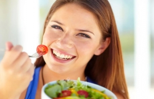 أطعمة صيفية مهمة لصحة طفلك وترطيب جسمه