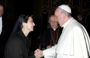 البابا فرنسيس يٌعين امرأة لمنصب بارز في الفاتيكان