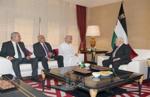 الدوحة: الرئيس عباس يستقبل رئيس اللجنة الاولمبية العمانية