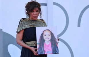 عباس يهاتف مُخرجتَي فيلمَي "صوت هند رجب" و"فلسطين 36"..مشيدا