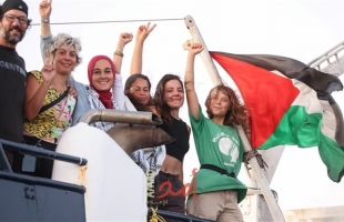 اليونان تضمن الإبحار الآمن لأسطول الصمود المتجه نحو غزة في مياهها