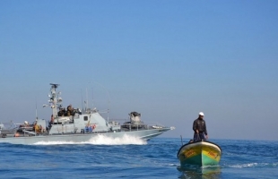 بحرية الاحتلال تحاصر مراكب صيادين في عرض بحر السودانية شمال القطاع