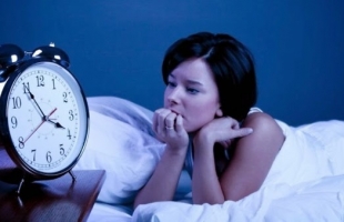 تأثير قلة النوم على بشرتك .. شيخوخة مبكرة وفقدان النضارة