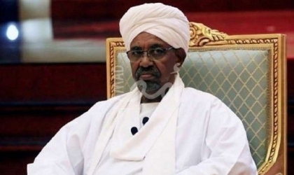 نقل الرئيس السوداني السابق عمر البشير إلى العناية المركزة.. وحالته الصحية خطيرة