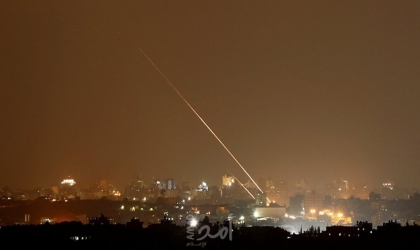 بيرتس يشترط: الخطوات الاقتصادية مع حماس مقابل نزع "صواريخ غزة"!