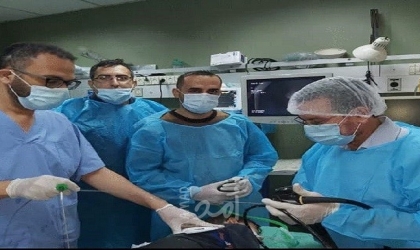 غزة: طاقم طبي بمستشفى "الرنتيسي" ينقذ حياة طفل بعد ابتلاعه مسمار بطول (6) سم