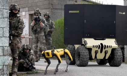 روبوتات في تدريبات عسكرية في فرنسا - فيديو