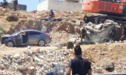 قوات الاحتلال تطلق النار تجاه فتاة قرب حاجز حزما بالقدس- فيديو وصور