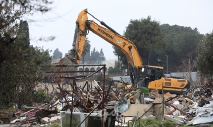 القدس: جيش الاحتلال يعيد هدم منشآت تجارية في حزما