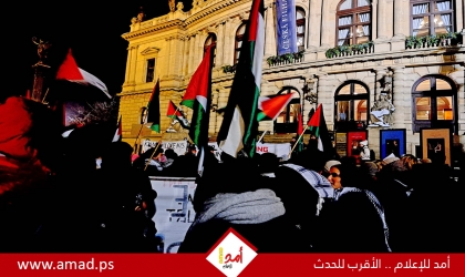 رسائل سياسية وقانونية للعالم والقادة العرب في تظاهرة أمام السفارة الإسرائيلية في براغ - صور وفيديو