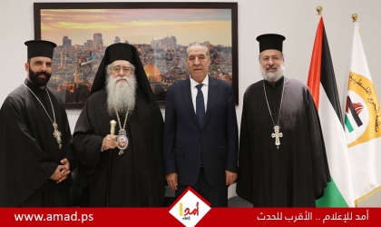 "الشيخ" يتسلم دعوة لحضور قداس الميلاد ويؤكد: فلسطين أرض الرسالات والوحدة