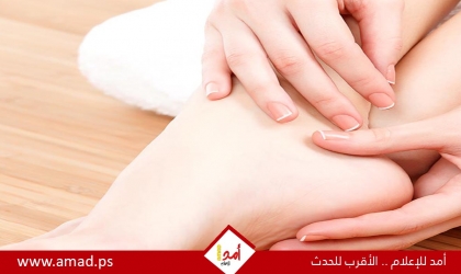 ألم وتورم.. علامات تظهر على قدميك تشير لمشكلات صحية