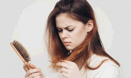 7 أمراض و6 أدوية تسبب تساقط الشعر