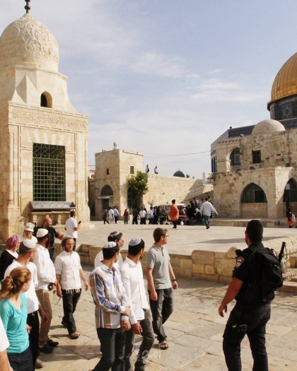 مطالبات إسرائيلية بتوسيع الحفريات وفتح أبواب الأقصى أمام المستوطنين