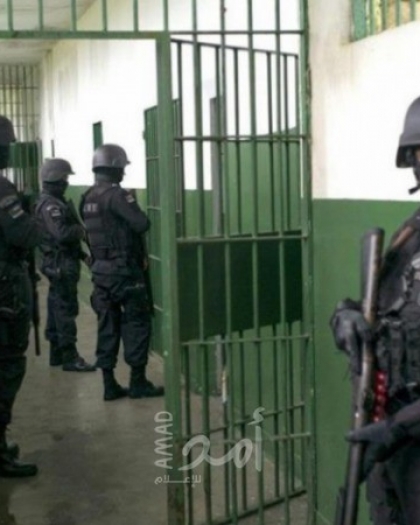 قوات القمع تقتحم غرفة 2 في قسم الأسرى بسجن عسقلان