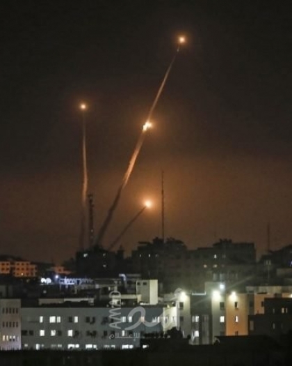 إعلام عبري: إطلاق صاروخين من قطاع غزة نحو بلدات إسرائيلية