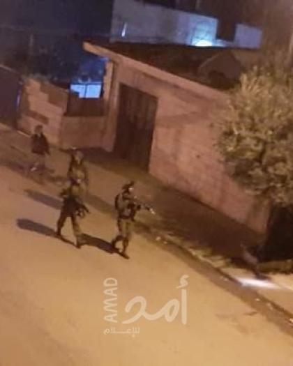 الخليل: جيش الاحتلال يغتال طفل وفتى ويصيب آخر في بيت أمر
