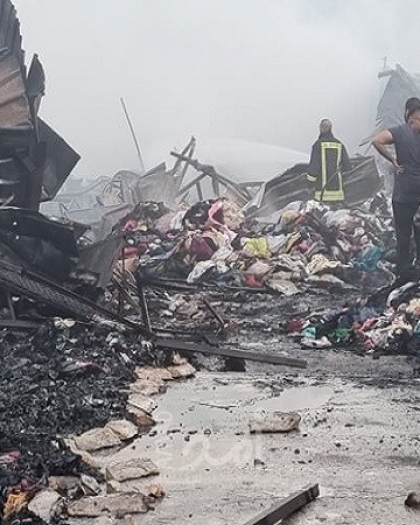 اندلاع حريق ضخم في السوق الشعبي شرق نابلس