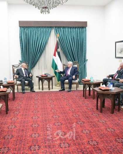الرئيس عباس يستقبل وفد مجلس أمناء مؤسسة ياسر عرفات