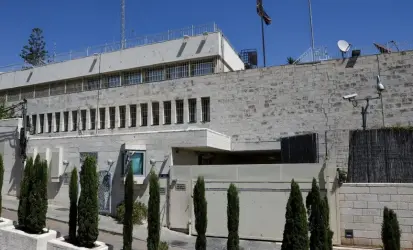 محدث- بريطانيا تزيل لافتات قنصليتها في القدس الشرقية يبقى وجودها محدود..وصحيفة تدعو حكومة نتنياهو لتطبيق العقوبات