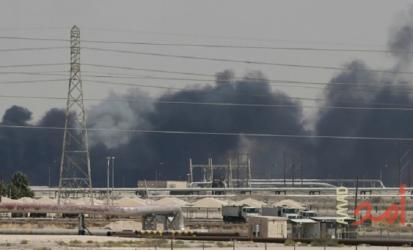 الحوثيون يعلنون استهداف منشآت لأرامكو وقاعدة 